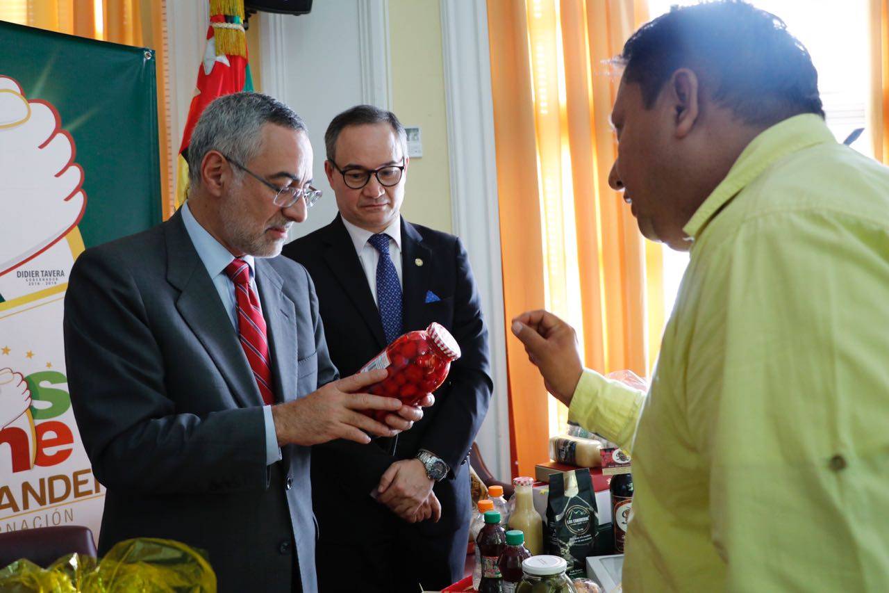 Ganadería, ganadería colombia, noticias ganaderas, noticias ganaderas colombia, CONtexto ganadero, santander, gobernación de santander, exportaciones de santander, brasil, embajada de brasil en colombia, embajador de brasil, 