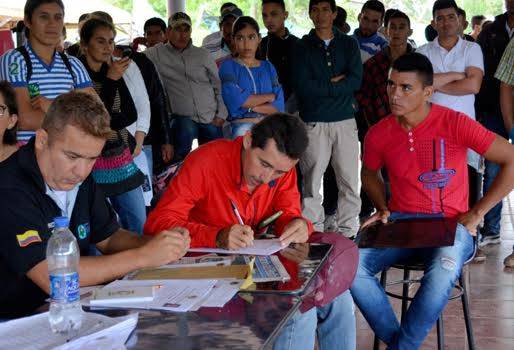 Crean Cooperativa Juvenil Agro Café Ganadera de Colombia, II Congreso de Jóvenes Cafeteros, crédito, fuentes de financiación, hijos de ganaderos, hijos de cafeteros, bonos juveniles de capitalización, inversiones en hato bovino, CONtexto Ganadero, noticias de ganadería colombiana. 