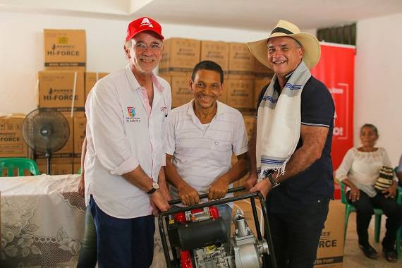 ganadería, ganadería colombia, noticias ganaderas, noticias ganaderas colombia, contexto ganadero, gobernador del Atlántico, Eduardo Verano de la Rosa, 71 motobombas, Asociación de Pequeños Productores Ganaderos, Asogama, picapastos, semillas, forraje, motobombas, secretario de Desarrollo Económico del Atlántico, Anatolio Santos, Cooperativa de Repelón Copegar, vicepresidente de Asogama, Dilma Jaramillo, Freddy Escobar, miembro de Asogama, 