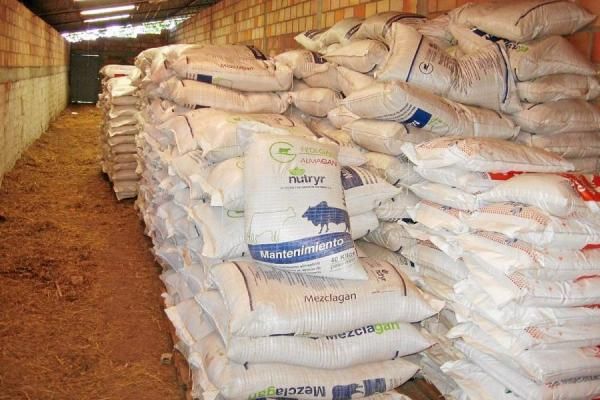 De las 10 bodegas ganaderas dispuestas para ayudar a los ganaderos, la de Sabanalarga es la única que no ha podido abrir sus puertas. Foto: CONtexto ganadero. Bodega Ganadera