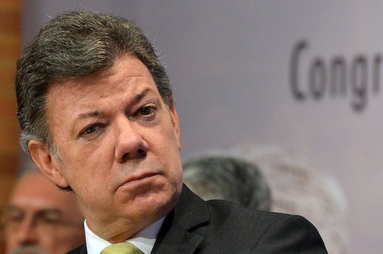 El presidente de Colombia, Juan Manuel Santos, dijo este viernes en Lima que se reuniría con su par de Nicaragua, Daniel Ortega, este sábado en México para tatar en forma respetuosa el diferendo marítimo tras un fallo de la Corte de Justicia (CIJ) de La Haya, cuestionado por Bogotá. Foto: AFP - Javier Casella El presidente de Colombia, Juan Manuel Santos, dijo este viernes en Lima que se reuniría con su par de Nicaragua, Daniel Ortega, este sábado en México para tatar en forma respetuosa el diferendo marítimo tras un fallo de la Corte de Justicia (CIJ) de La Haya, cuestionado por Bogotá.