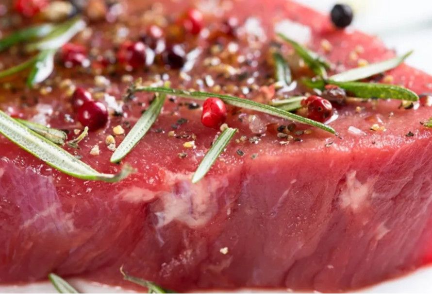 corte de carne de res roja y saludable
