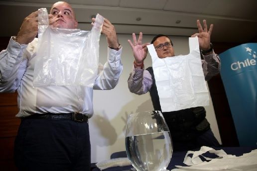 Chile, bolsas plásticas, bolsas plásticas solubles en agua, bolsas plásticas, que no contaminan, Roberto Astete y Cristian Olivares, SoluBag, Ganadería, ganadería colombiana, noticias ganaderas, noticias ganaderas Colombia, CONtexto ganadero
