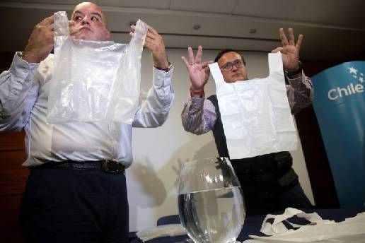 Chile, bolsas plásticas, bolsas plásticas solubles en agua, bolsas plásticas, que no contaminan, Roberto Astete y Cristian Olivares, SoluBag, Ganadería, ganadería colombiana, noticias ganaderas, noticias ganaderas Colombia, CONtexto ganadero