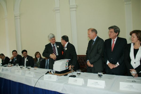 Roy Barreras, presidente del Congreso durante la entrega de las propuestas. Foto: Cortesía Roy Barreras, presidente del Congreso durante la entrega de las propuestas.