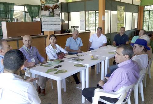 fortalecimiento gremial, fortalecimiento gremial en el Meta, fortalecimiento gremial de Fedegán, programas institucionales de Fedegán, reunión con gremios ganaderos del Meta, programa Embriogan