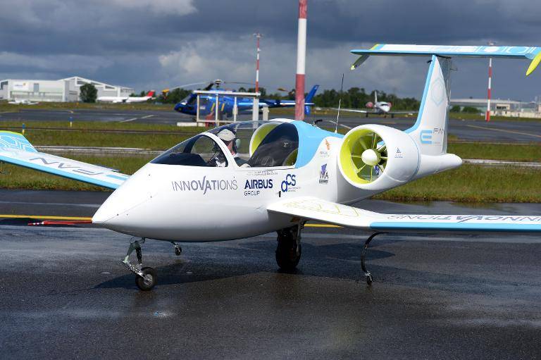 avión eléctrico