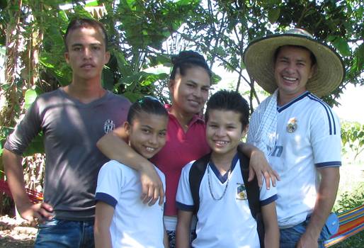 Los Pomos, Los Pomos Belén de los Andaquíes, belén de los andaquiés, violencia, violencia en colombia, violencia en caquetá, cipav, usaid, conservación y gobernanza, patrimonio natural, alcides cardona, contexto ganadero, ganadería colombia, uso de árboles en ganadería siembra de árboles