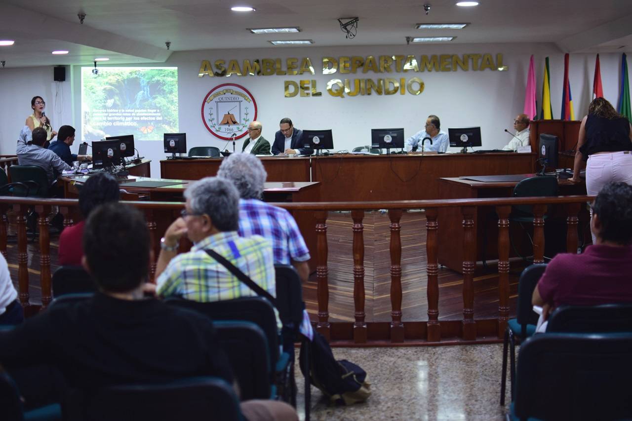 Mesas sectoriales de cambio climático del Quindío, Quindío, Ministerio de Medio Ambiente, Gobernación del Quindío, Corporación Regional del Quindío, CRQ, alcaldía de Armenia, las Empresas Públicas de Armenia, Comité de Ganaderos del Quindío, Universidad La Gran Colombia, Asociación de Industriales de Colombia, ONGs ambientales, impacto del cambio climático en Colombia, soluciones para mitigar cambio climático, ganadería mitiga cambio climático, Sistemas silvopastoriles, Buenas Prácticas Ganaderas, CONtexto 