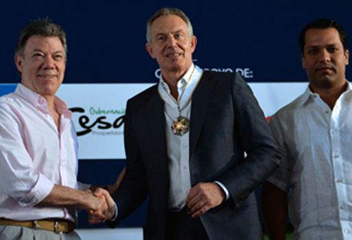 El presidente de la República, Juan Manuel Santos Calderón, y el exprimer ministro británico, Tony Blair. Foto: Oficina de prensa. Cumbre de gobernadores en Colombia