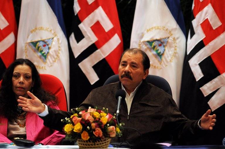 El presidente pide el retiro de barcos colombianos que estaban a cargo de vigilar esos territorios