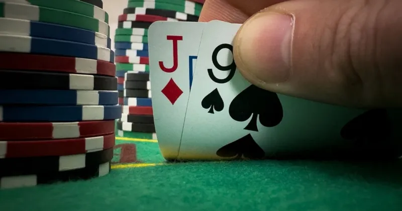 J-9 và chồng chip phía sau