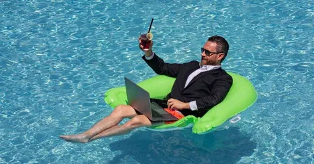 Floating the Flop: Your Secret Weapon for Turn Pressure