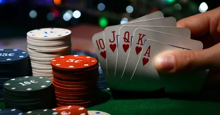 Mastering Combo Draws in Poker