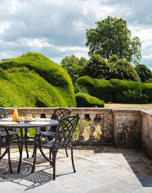 Lazy Susan Partners With blubolt