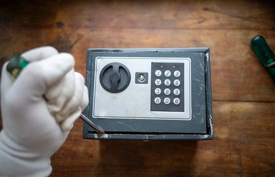 Does Renters Insurance Cover Stolen Cash? (2025)