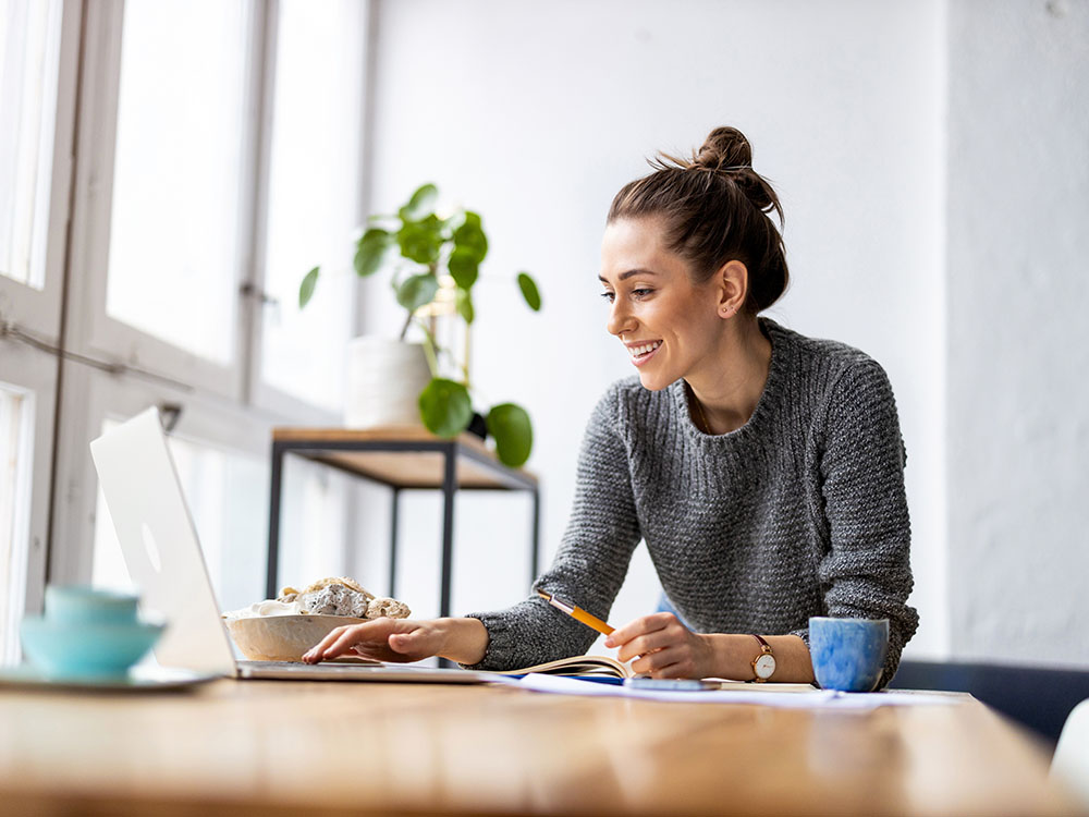 Car Insurance Calculator: Estimate Your Monthly Costs (2025)