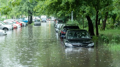New Service Moves Vehicles to Safety Before Hurricanes Make Landfall
