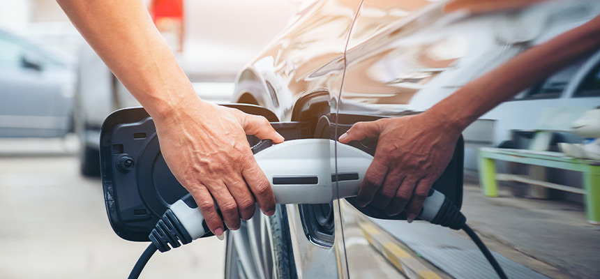 Electric Shock Evs Cost 23 More To Insure Than Gas Powered Vehicles