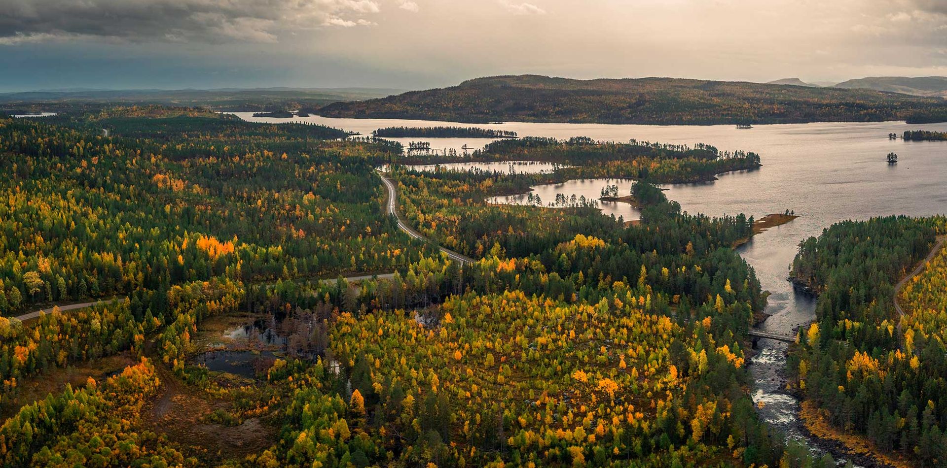 Norrländsk landskap sett från ovan