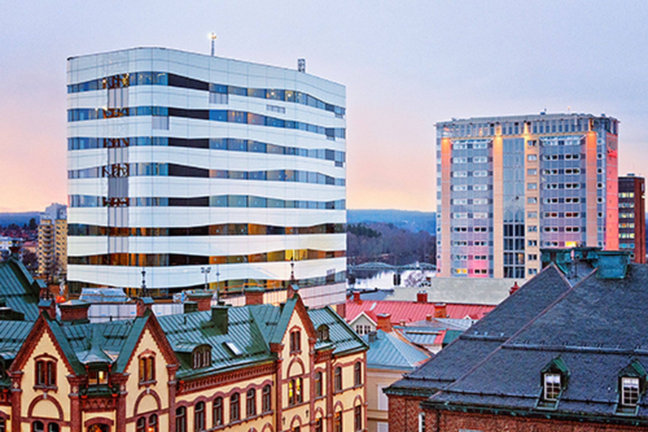 Vy över centrala byggnader i Umeå centrum
