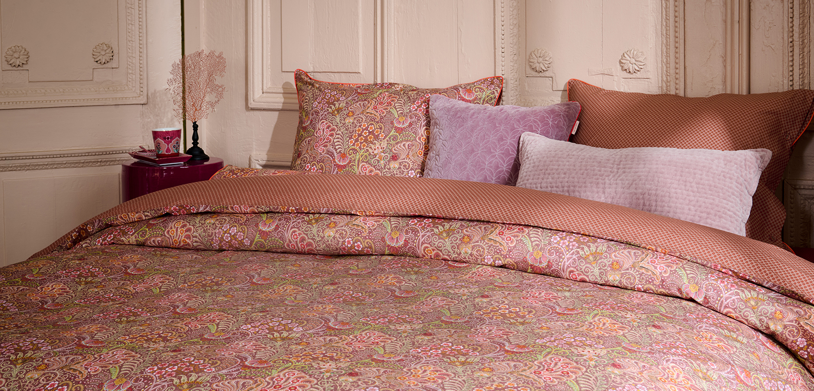bed_slaapkamer_beddengoed_dekbed_matras_deken