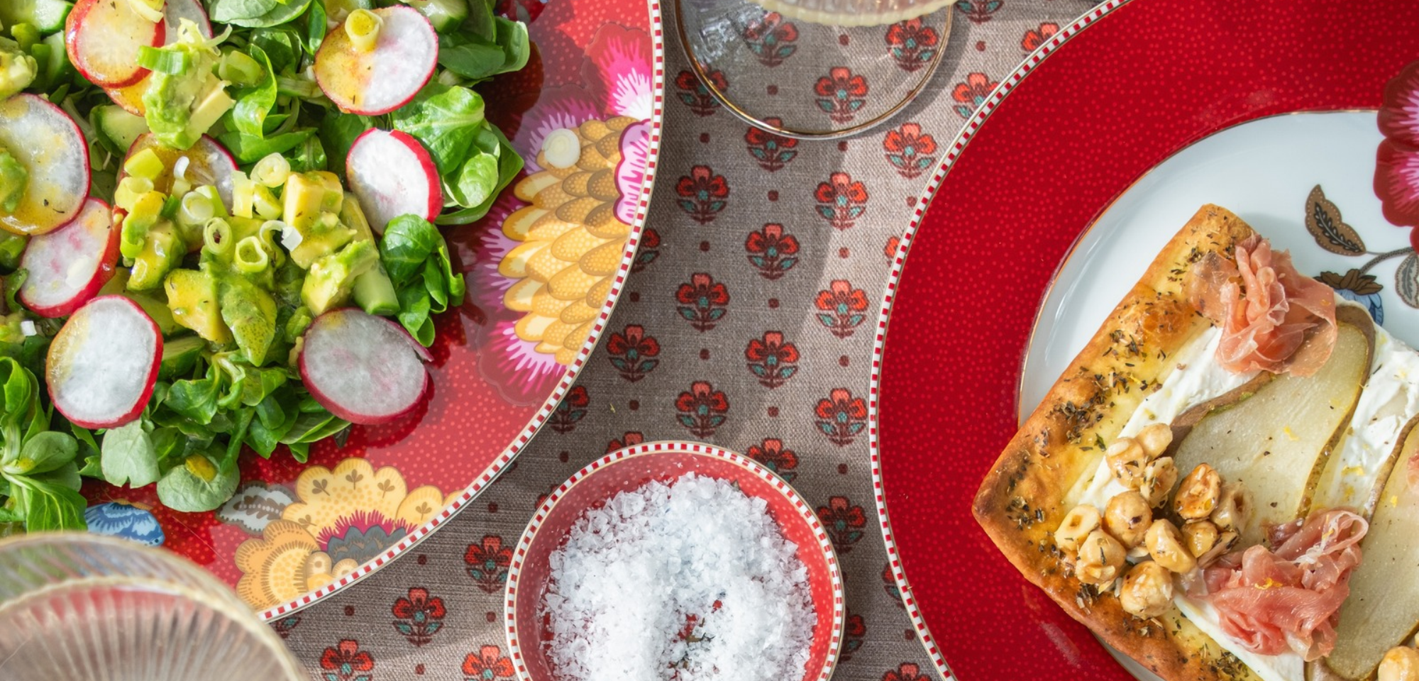bloomingtales-rood-servies-plaattaart