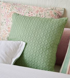 care guide tips how to keep bed linens