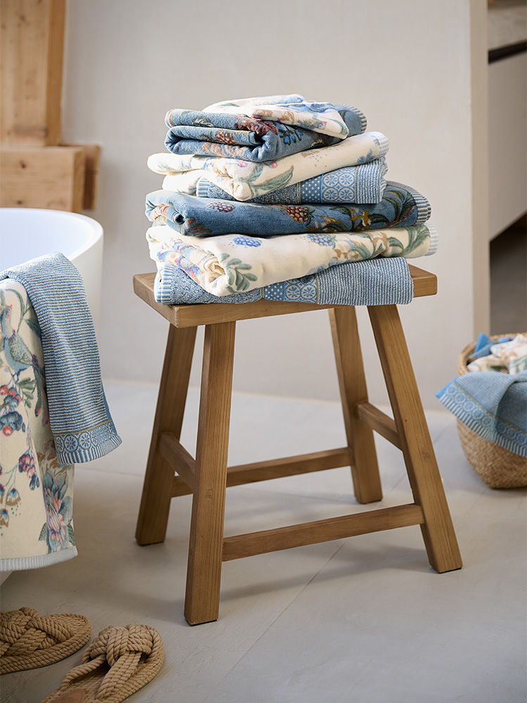 badjas bathrobe private spa bathroom textiles