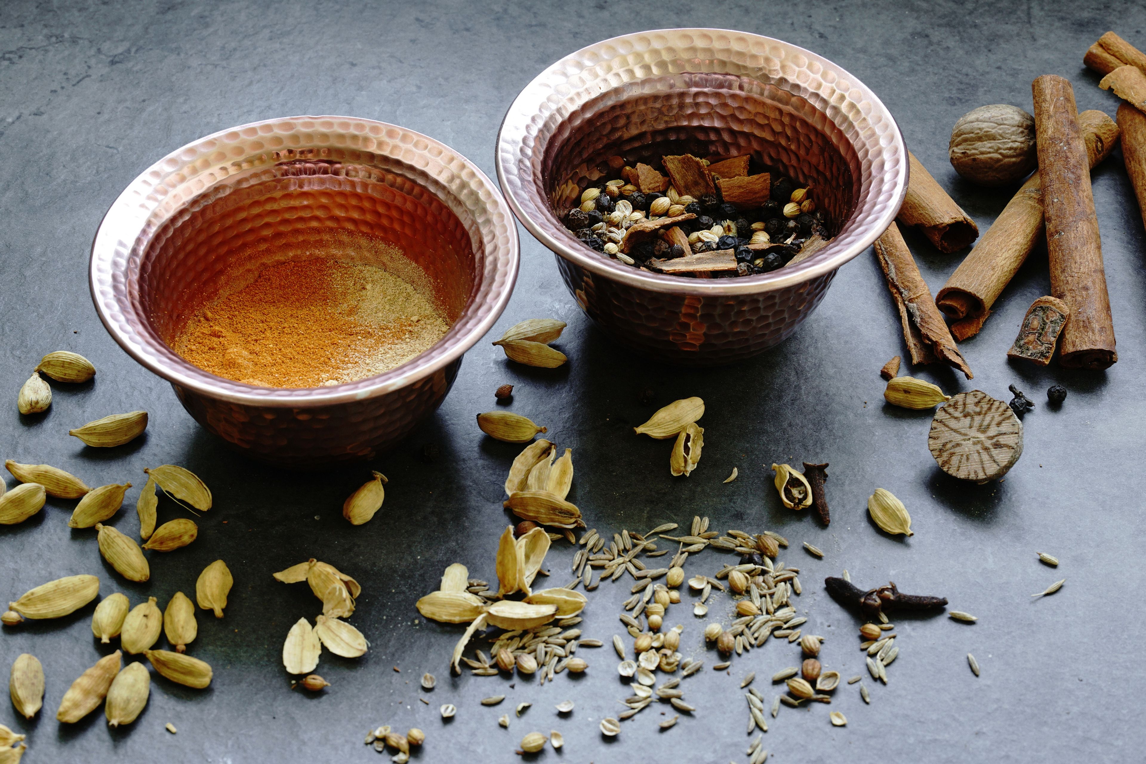 Baharat-Gewürz: Infos zur Gewürzmischung | feinkosten.de