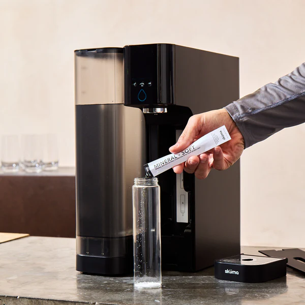 Remineralizeaza apa de baut filtrata cu aparatul Skuma