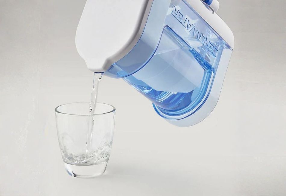 Foloseste sistemul filtrant de 2.8 litri de la ZeroWater pe post de cana filtranta