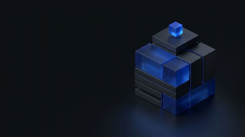 Abstracte donkere editorial illustratie bij een website op klein budget: compacte sculpturale cobaltblauwe blokkenstructuur met fijne verbindingslijnen als symbool voor zuinig en doordacht bouwen.