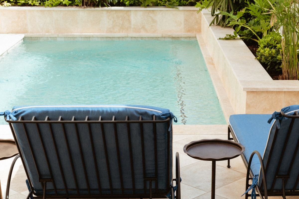 HOTEL POOL