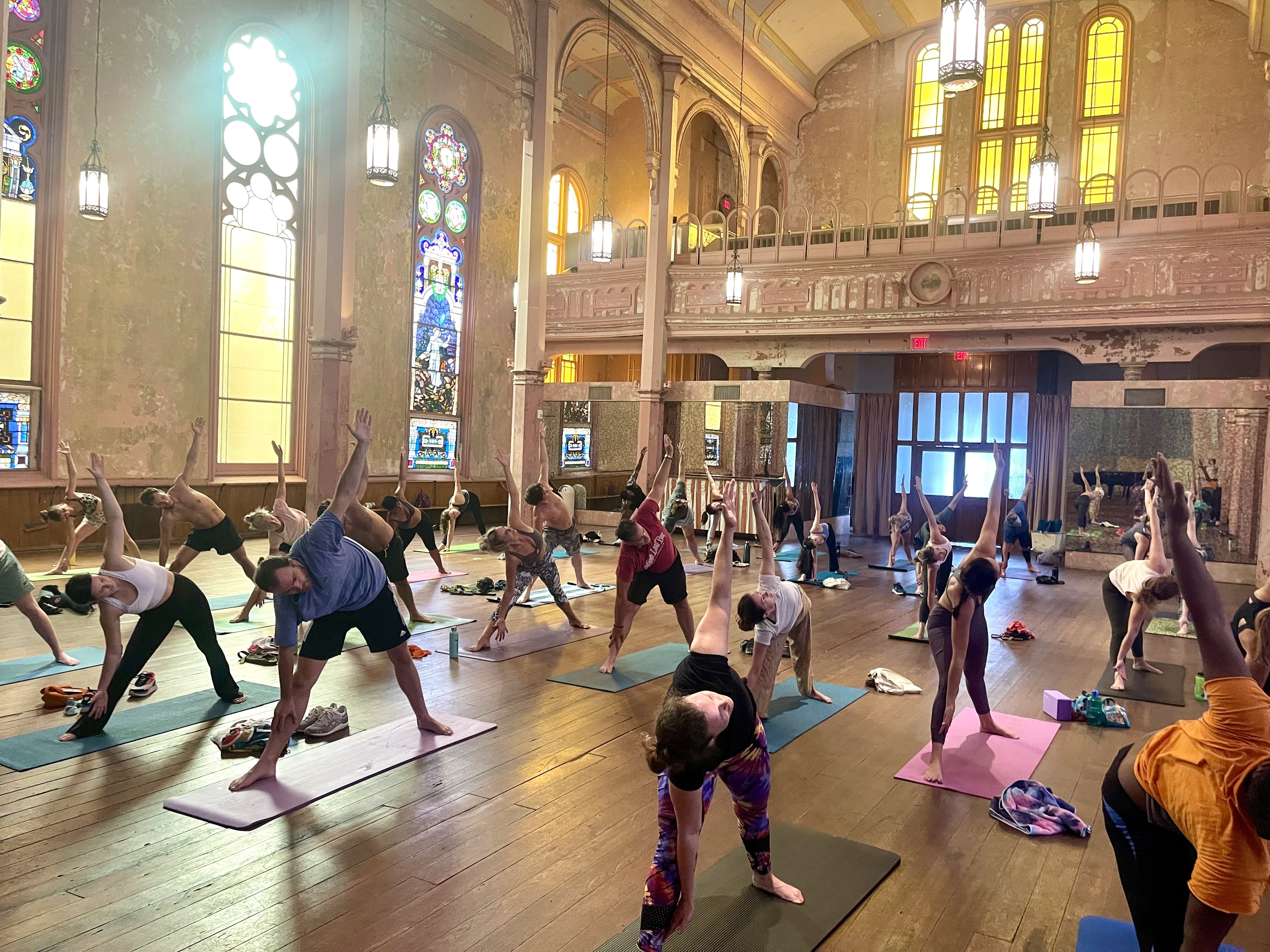 Monday Yoga: Vibe Higher Flow