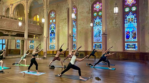 Thursday Yoga: Vibe Higher Flow