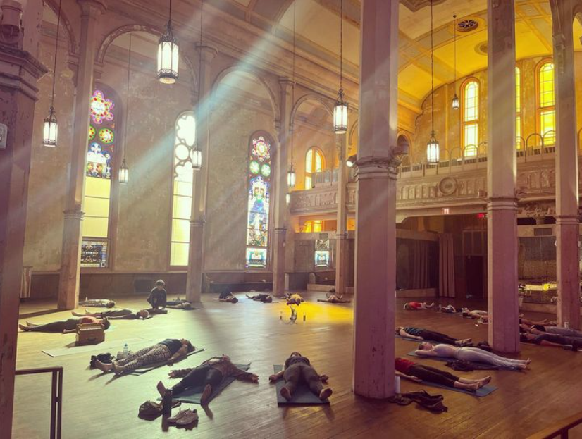 Sunday Yoga: Vibe Higher Flow