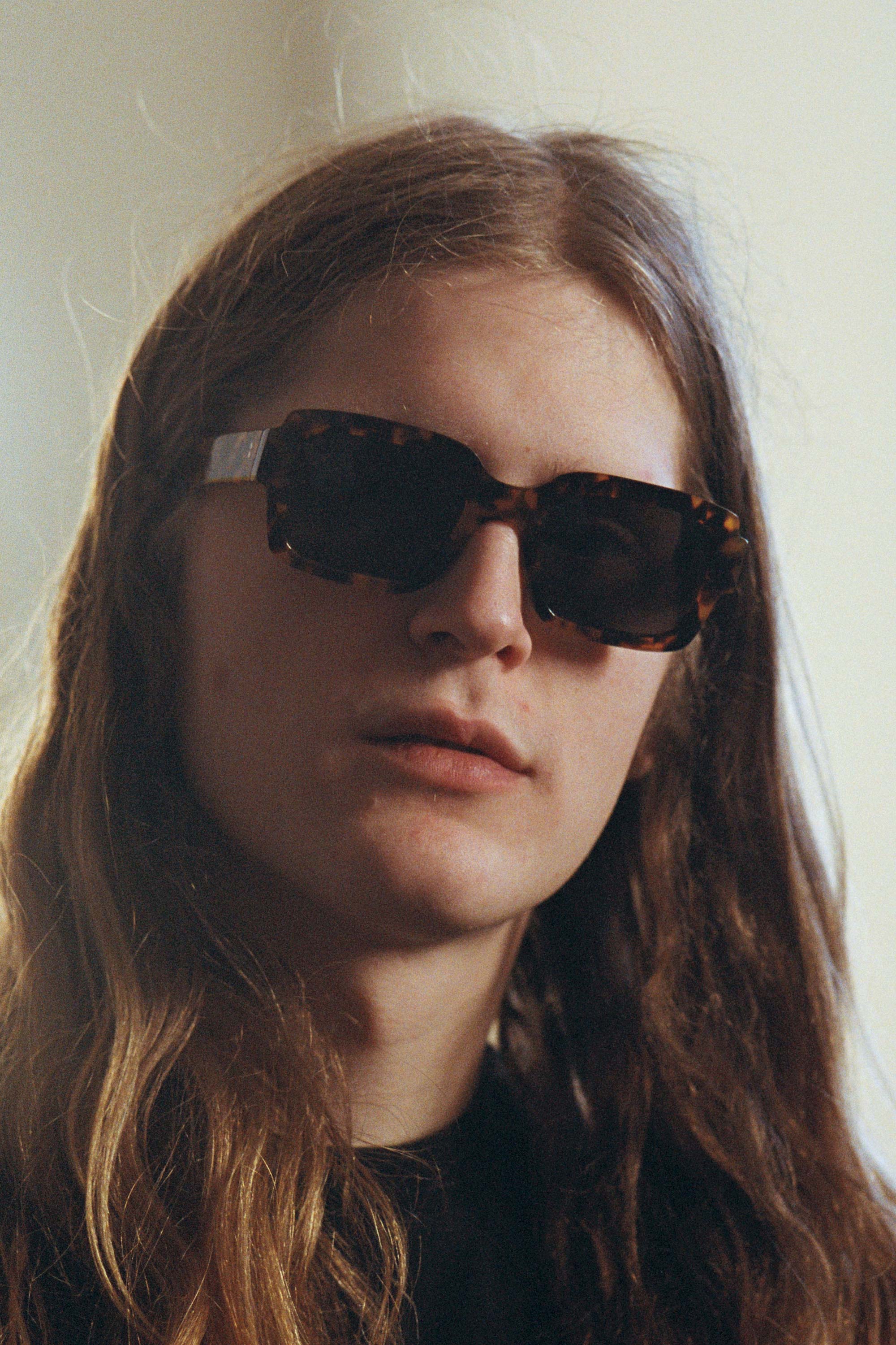 小物 Monokel Eyewear Apollo Havana Monokel Apollo Sunglasses in Havana with Grey Solid Lens