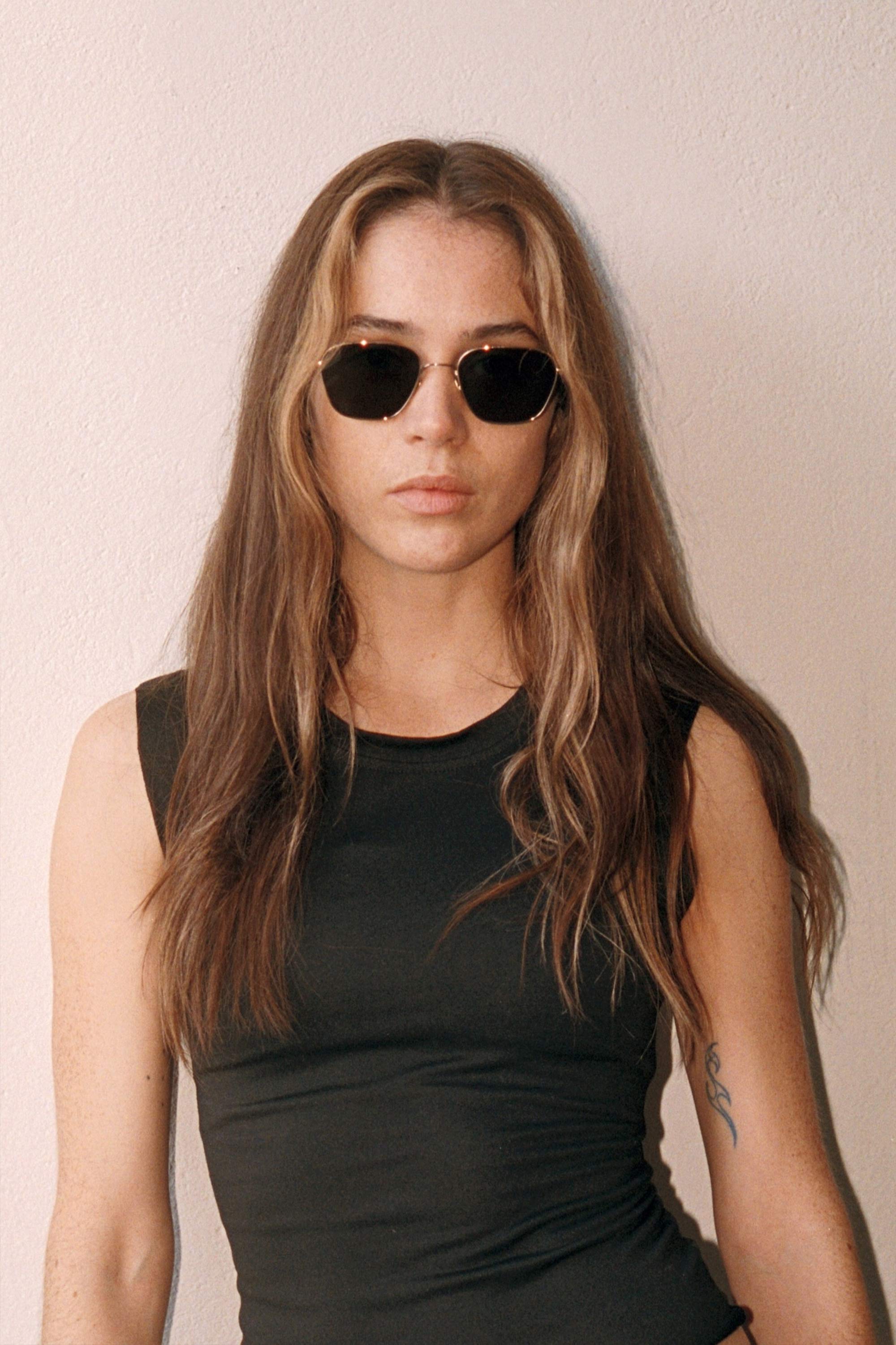 Monokel Eyewear Otis サングラス スクエア Goldフレーム