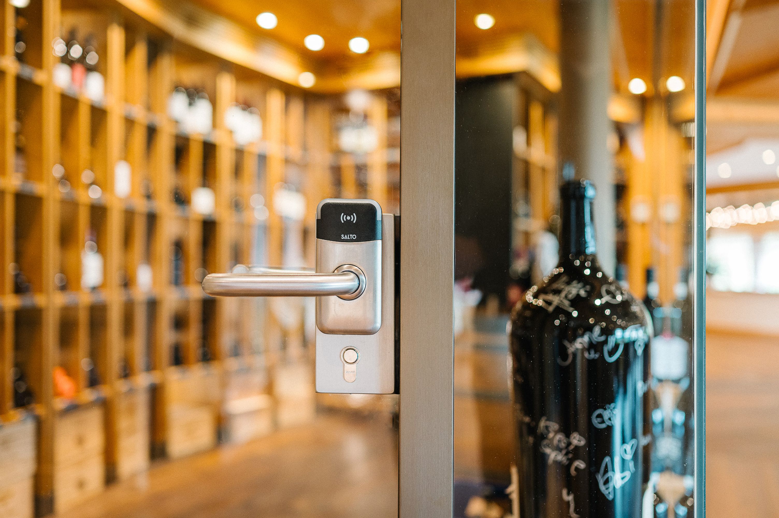 KOCH-Referenz: Weinaufbewahrung im Elztalhotel-Restaurant KOCH-Referenz: Weinaufbewahrung im Elztalhotel-Restaurant