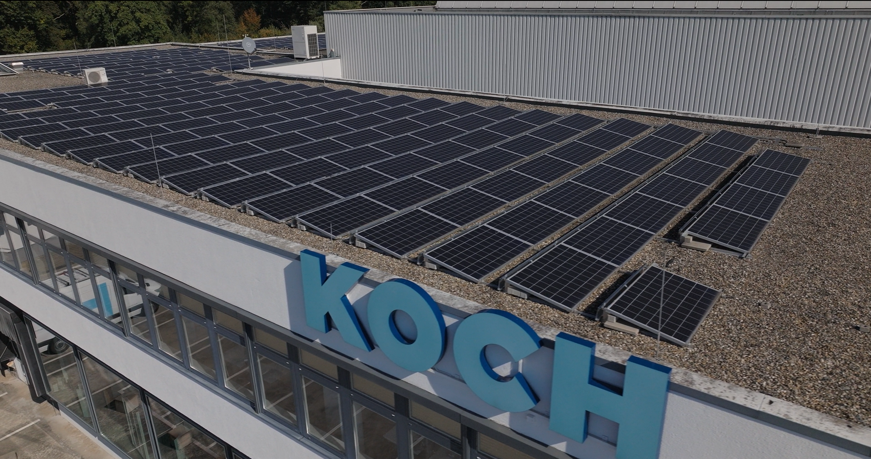 Photovoltaik-Anlage auf dem KOCH-Firmengebäude Photovoltaik-Anlage auf dem KOCH-Firmengebäude