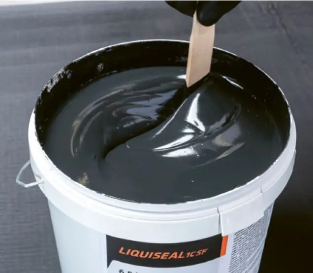 Eimer mit LIQUISEAL Flüssigkunststoff