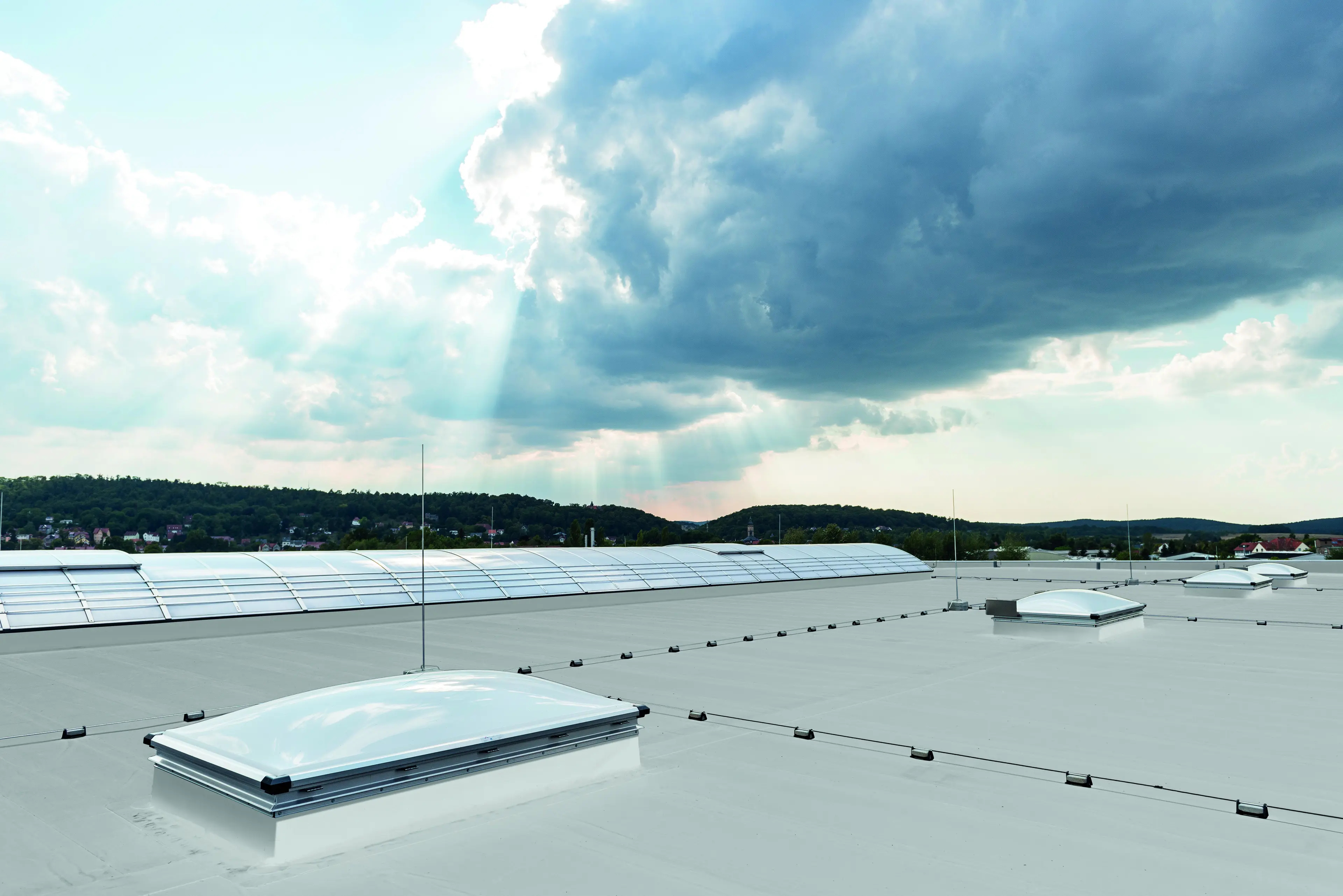 Verarbeiter, die EPDM auf Bitumen kleben