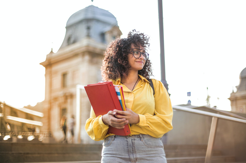 https://a.storyblok.com/f/165966/6016x4016/2b62e5827e/pexels-buro-millennial-1438072.jpg