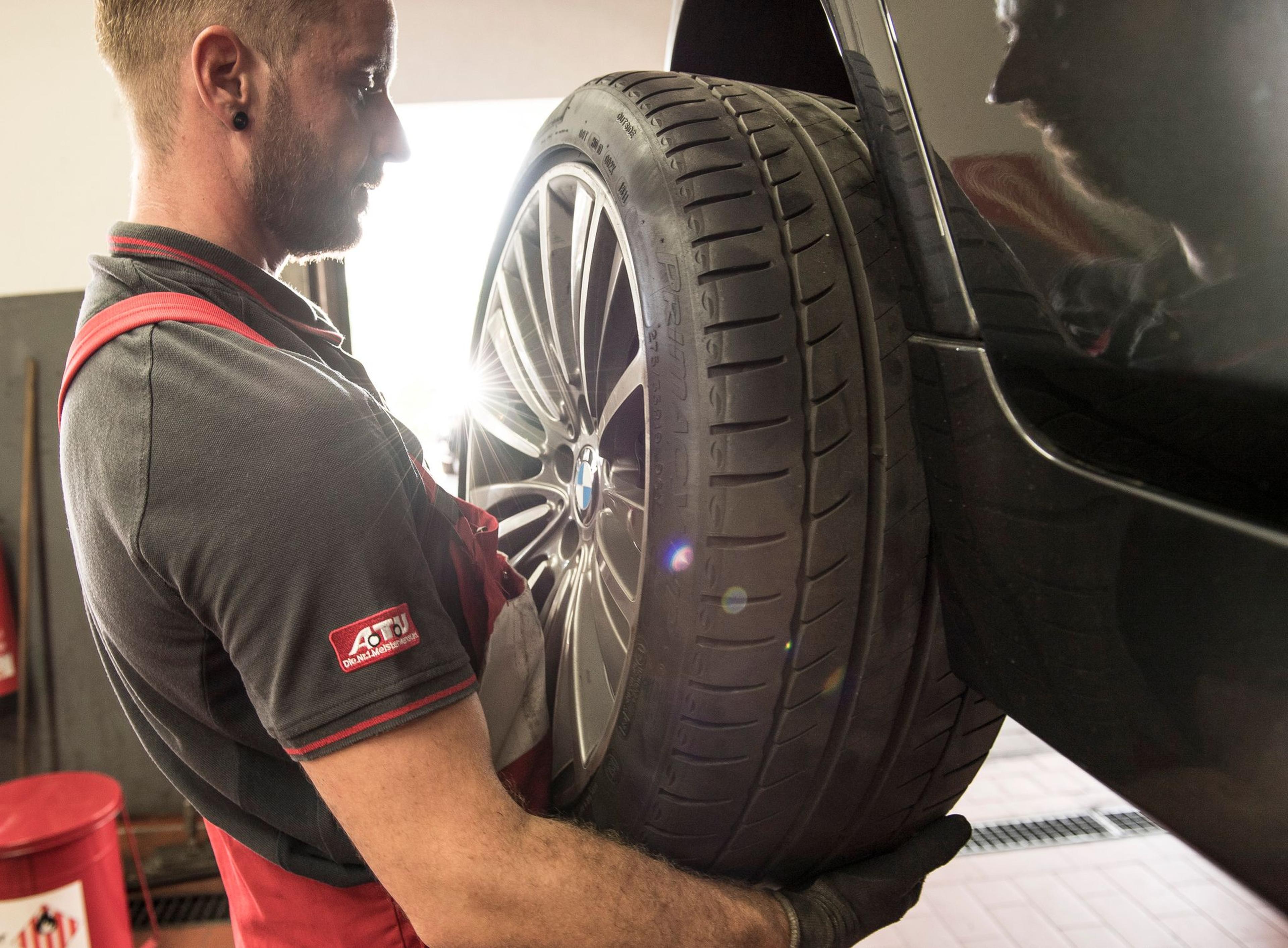 Mit dem Herbst naht auch der nächste Reifenwechsel. Sich rechtzeitig zu informieren, lohnt sich.