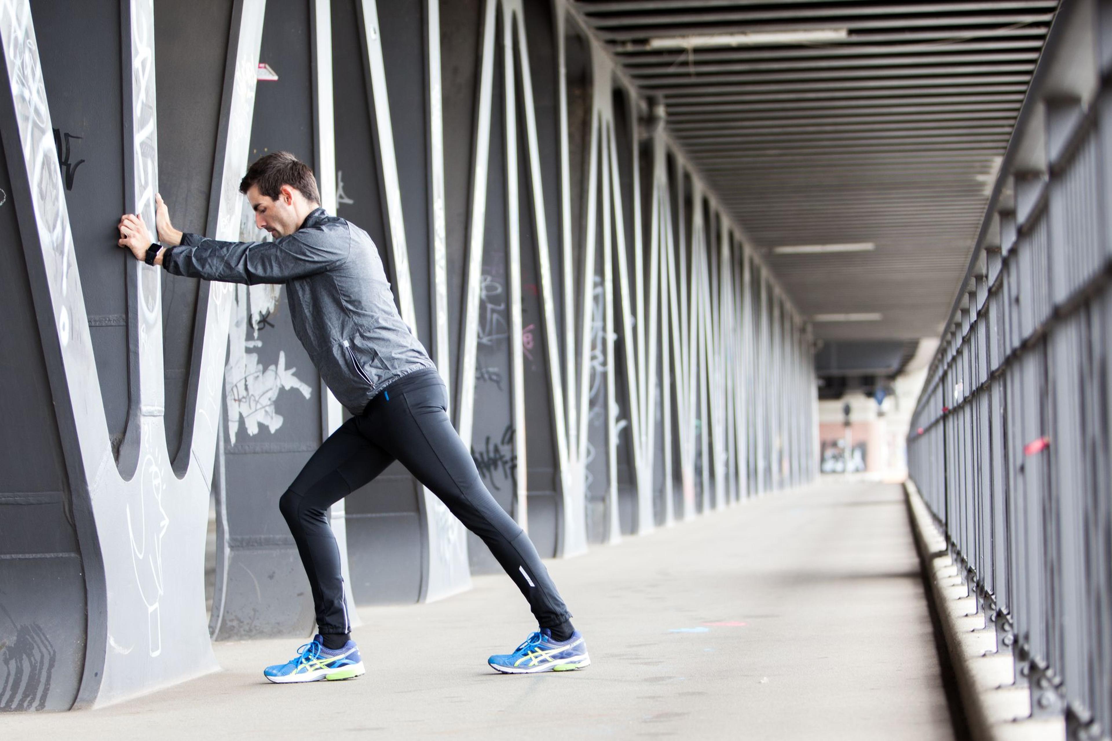 Nach dem Training bei Minustemperaturen sollten die Muskeln gedehnet werden, die am meisten beansprucht wurden.