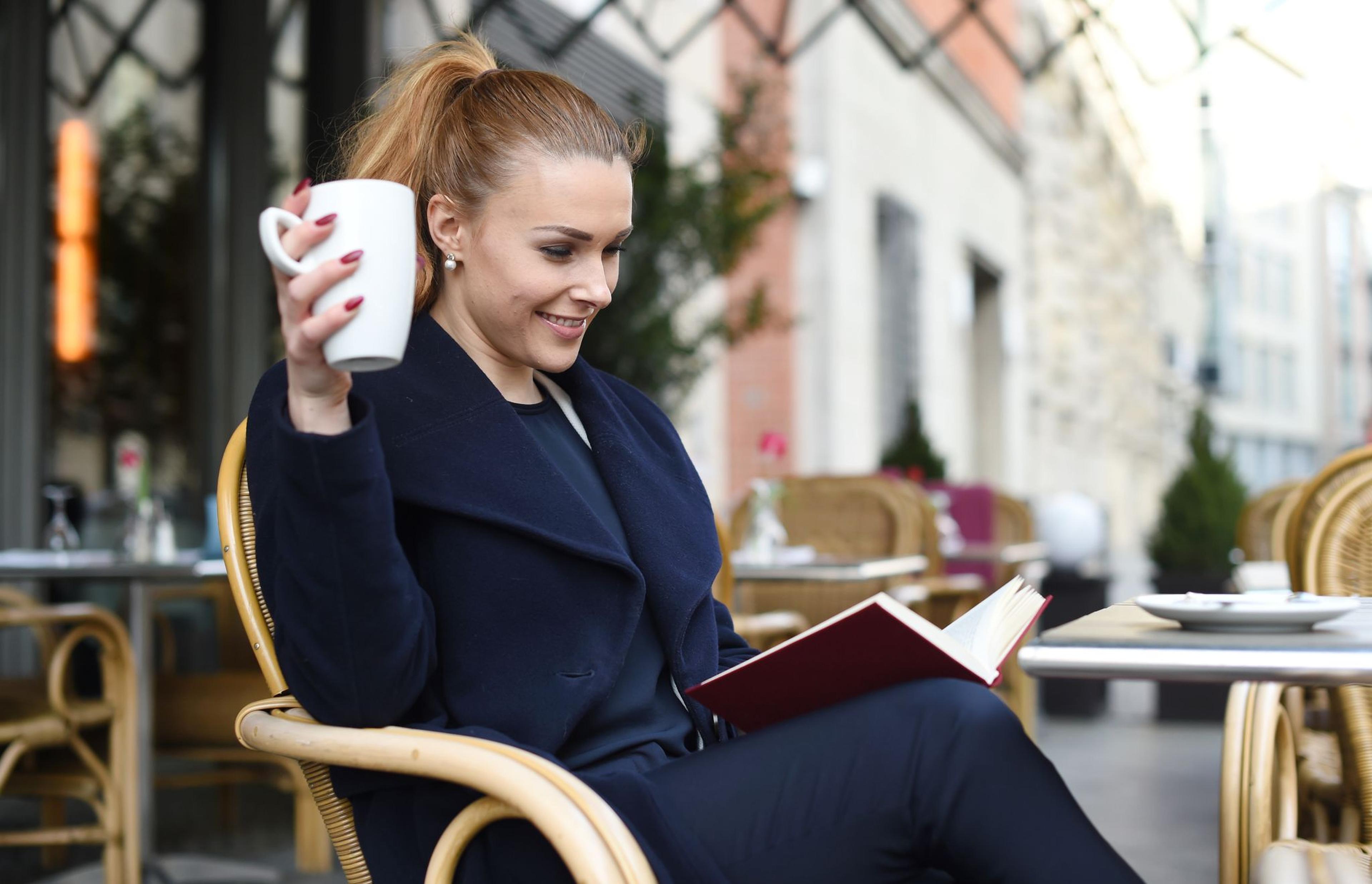 Kaffee macht uns wacher und leistungsfähiger.