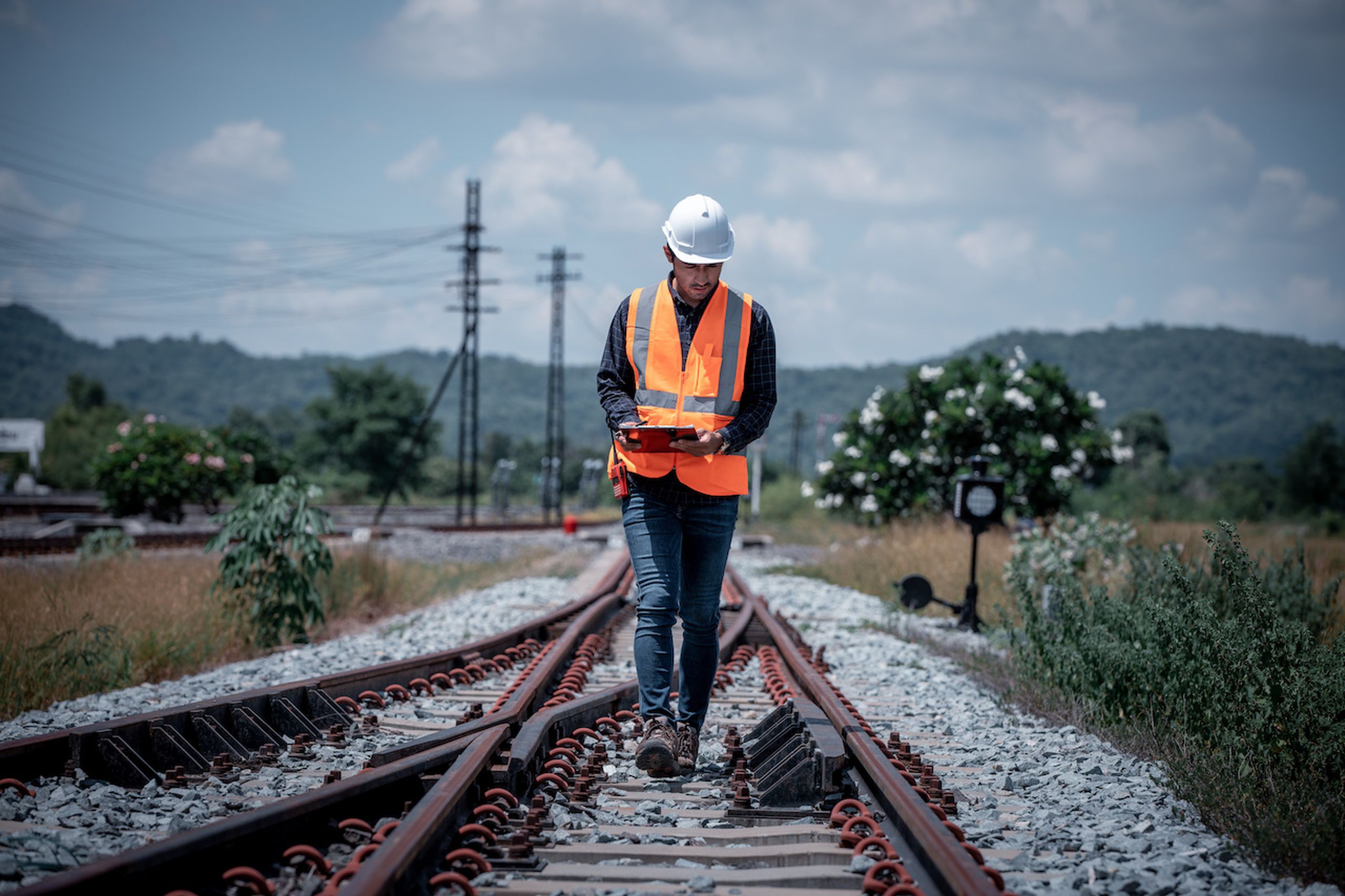 Risk-based maintenance vs. reliability-centred maintenance | manutenção baseada em risco ou centrada na fiabilidade | mantenimiento basado en riesgo o centrado en confiabilidad