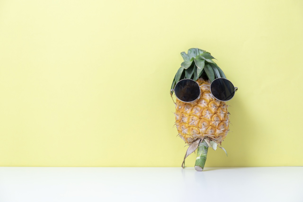 Ananas met een bril
