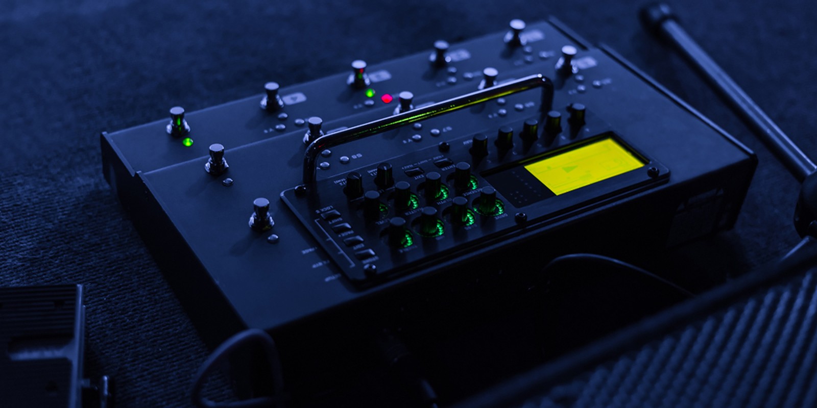 Multieffektgerät für Gitarre auf der Bühne